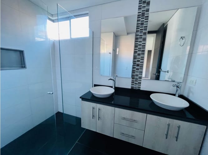 Apartamento de 3 alcobas en venta en Castropol, Medellín, 138 m² · foto 16 de 23