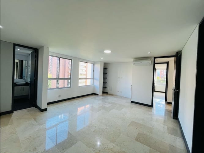 Apartamento de 3 alcobas en venta en Castropol, Medellín, 138 m² · foto 17 de 23
