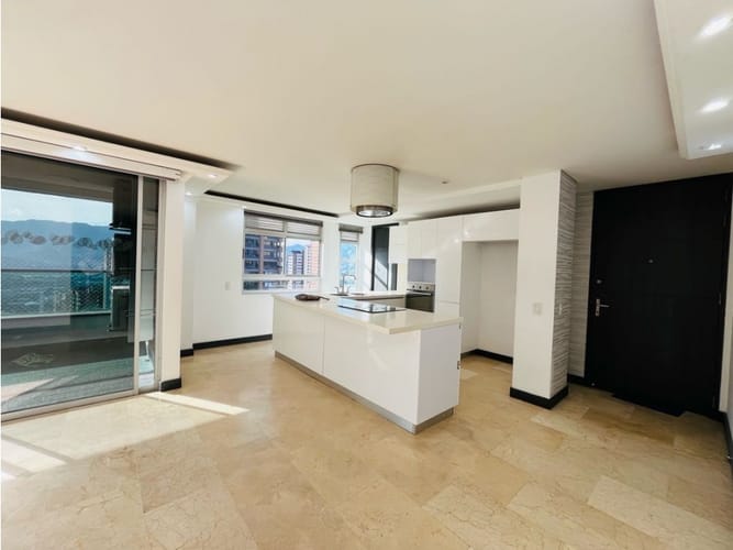 Apartamento de 3 alcobas en venta en Castropol, Medellín, 138 m² · foto 18 de 23