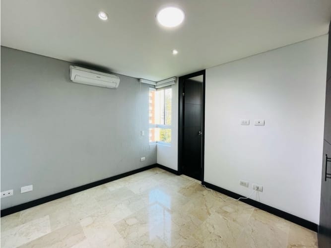 Apartamento de 3 alcobas en venta en Castropol, Medellín, 138 m² · foto 21 de 23