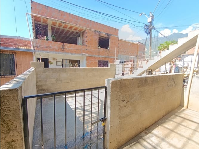 Apartaestudio en arriendo en Urbanizacion Villa Linda, Bello, 40 m² · foto 12 de 12