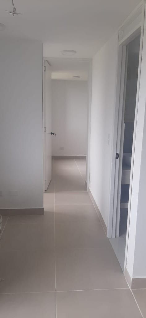 Apartamento de 2 alcobas en venta en Chipre, Rionegro, 50 m² · foto 2 de 6