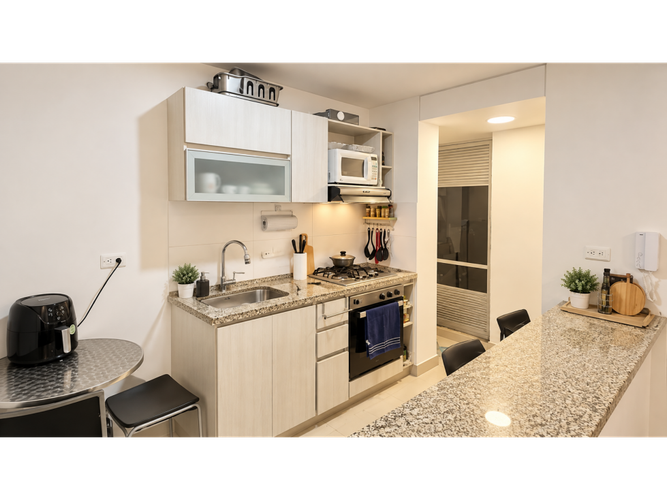 Apartamento de 3 alcobas en venta en La Estancia, Madrid, 57 m² · foto 3 de 16