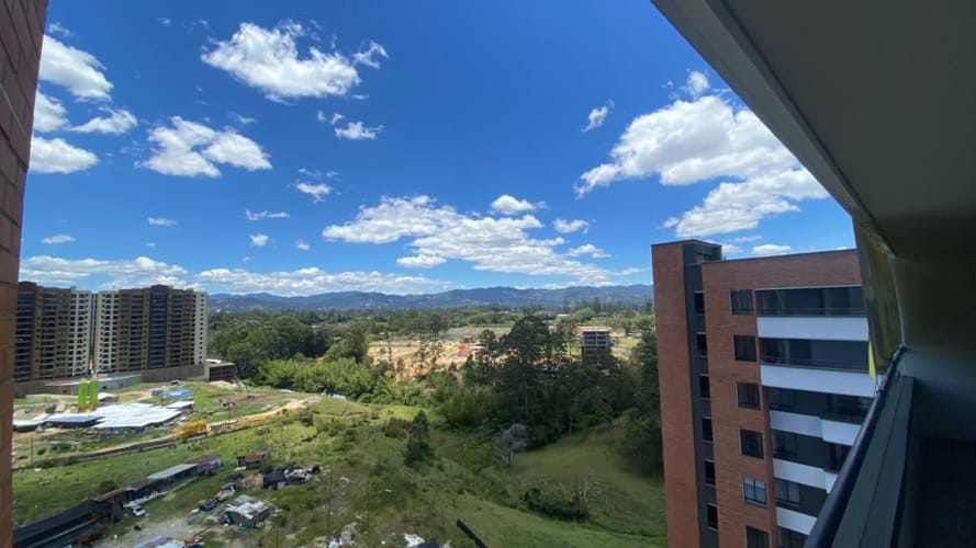Apartamento de 3 alcobas en venta en Chipre, Rionegro, 86 m² · foto 3 de 24