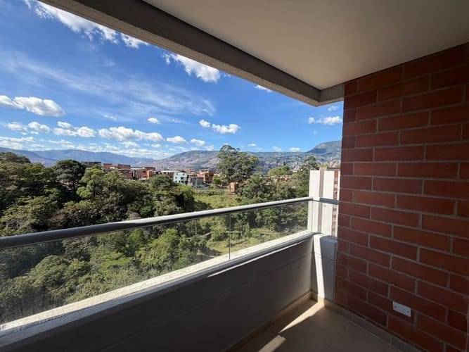 Apartamento de 2 alcobas en venta en Viviendas Del Sur, Medellín, 59 m² · foto 8 de 23
