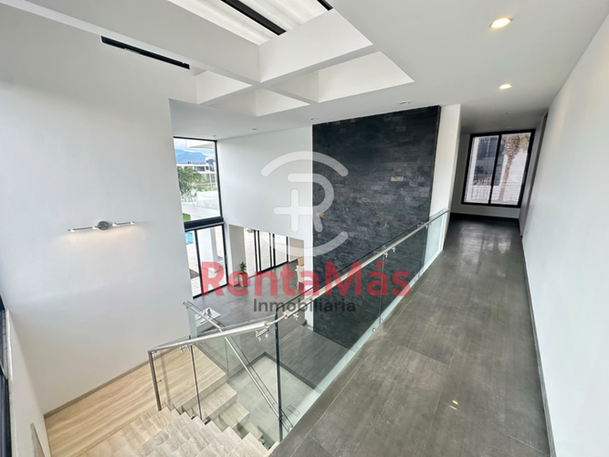 Casa de 5 alcobas en venta en Cr. Los Mangos, Villa del Rosario, 680 m² · foto 10 de 24