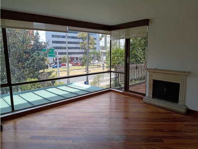 Apartamento de 3 alcobas en venta en Chico, Bogotá, 145 m² · foto 3 de 23