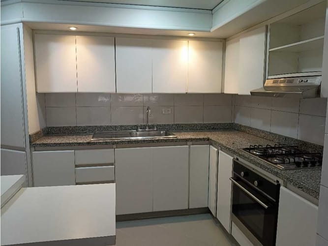 Apartamento de 3 alcobas en venta en Chico, Bogotá, 145 m² · foto 19 de 23