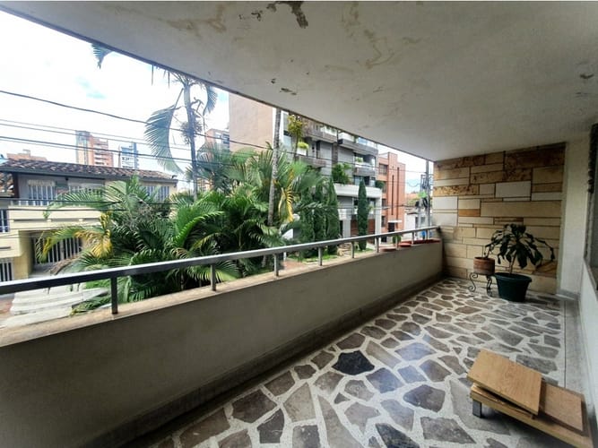 Casa de 4 alcobas en venta en Belén, Medellín, 450 m² · foto 2 de 21