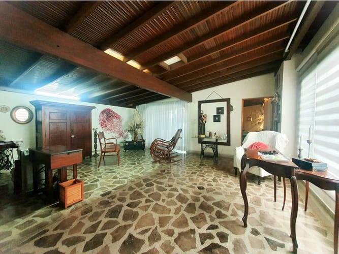 Casa de 4 alcobas en venta en Belén, Medellín, 450 m² · foto 8 de 21