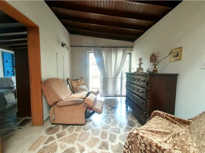 Casa de 4 alcobas en venta en Belén, Medellín, 450 m² · foto 19 de 21