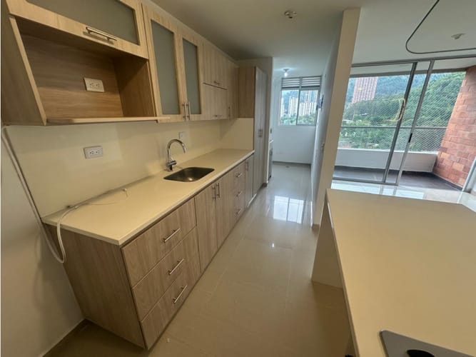 Apartamento de 3 alcobas en arriendo en Niquia, Bello, 74 m² · foto 2 de 15