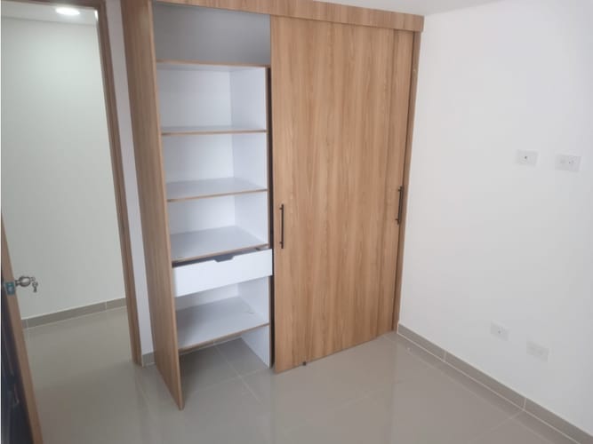 Apartamento de 2 alcobas en venta en Calle Larga, Sabaneta, 56 m² · foto 7 de 12