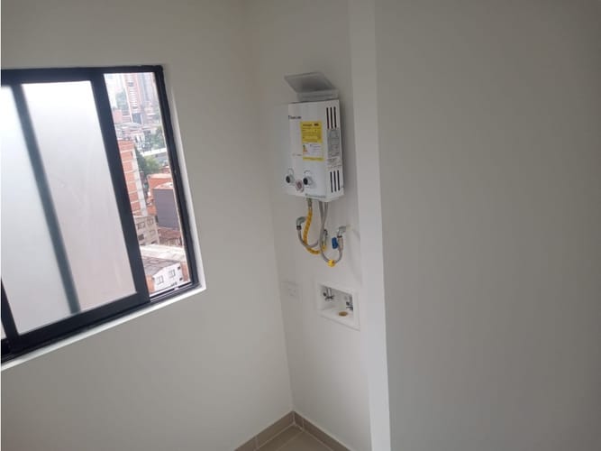 Apartamento de 2 alcobas en venta en Calle Larga, Sabaneta, 56 m² · foto 11 de 12