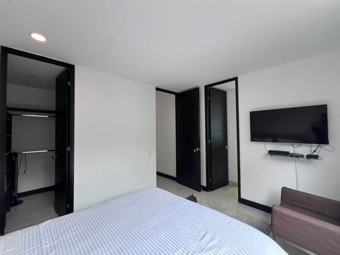 Apartamento de 2 alcobas en arriendo en El Poblado, Medellín, 73 m² · foto 6 de 12