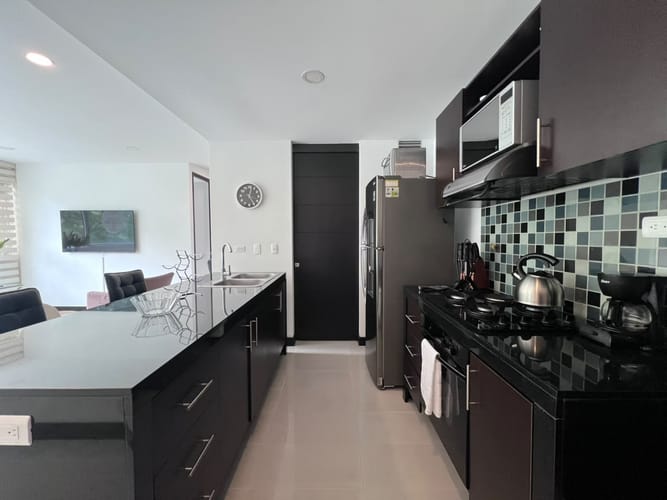 Apartamento de 2 alcobas en arriendo en El Poblado, Medellín, 73 m² · foto 10 de 12