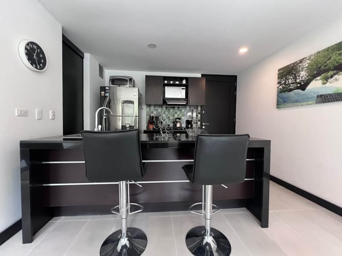 Apartamento de 2 alcobas en arriendo en El Poblado, Medellín, 73 m² · foto 7 de 12