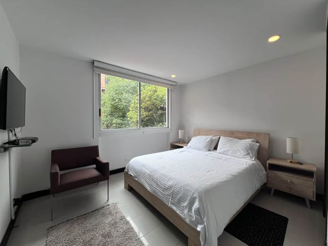 Apartamento de 2 alcobas en arriendo en El Poblado, Medellín, 73 m² · foto 5 de 12