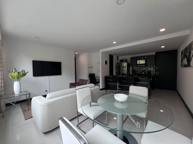 Apartamento de 2 alcobas en arriendo en El Poblado, Medellín, 73 m² · foto 9 de 12