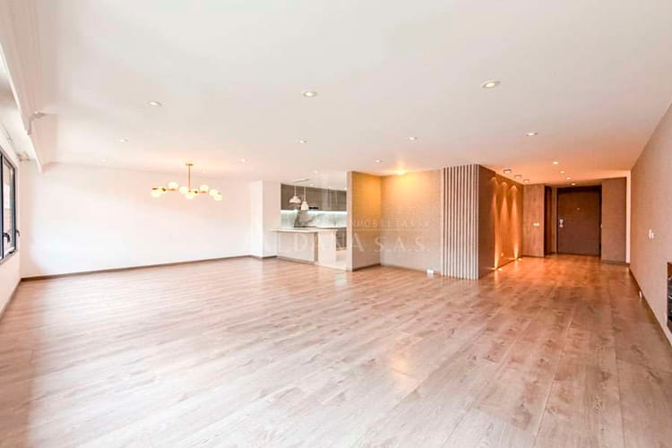 Apartamento de 2 alcobas en venta en Chico Norte, Bogotá, 160 m² · foto 4 de 18