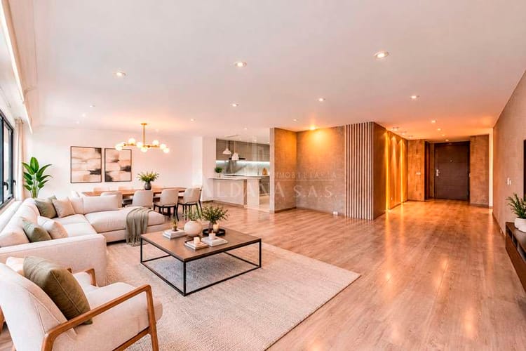 Apartamento de 2 alcobas en venta en Chico Norte, Bogotá, 160 m² · foto 5 de 18