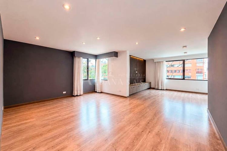 Apartamento de 2 alcobas en venta en Chico Norte, Bogotá, 160 m² · foto 11 de 18