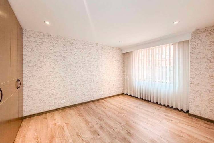 Apartamento de 2 alcobas en venta en Chico Norte, Bogotá, 160 m² · foto 14 de 18