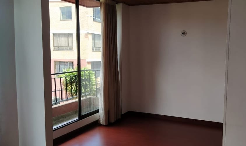 Apartamento de 2 alcobas en arriendo en San Cipriano, Bogotá, 67 m² · foto 3 de 15
