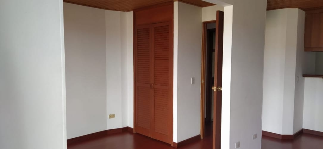 Apartamento de 2 alcobas en arriendo en San Cipriano, Bogotá, 67 m² · foto 4 de 15