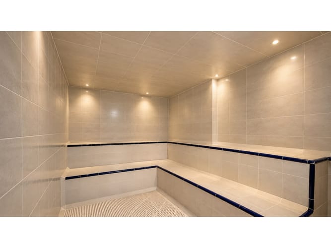 Apartamento de 3 alcobas en arriendo en El Poblado, Medellín, 267 m² · foto 21 de 24