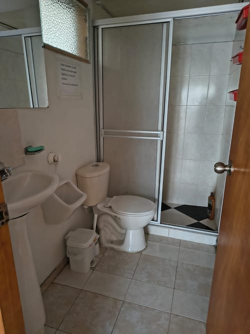 Casa de 7 alcobas en arriendo en Las Americas, Bogotá, 200 m² · foto 7 de 15