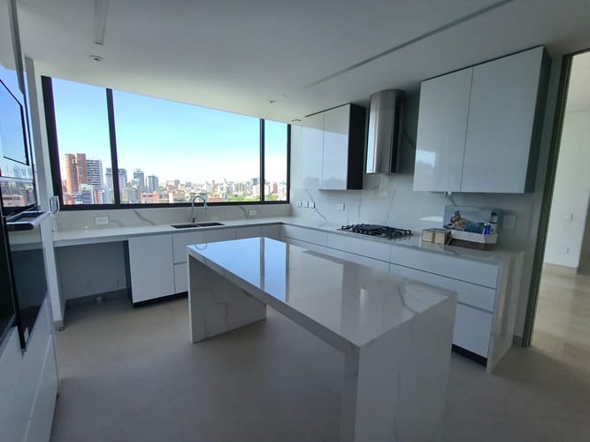 Apartamento de 3 alcobas en arriendo en Riomar, Barranquilla, 305 m² · foto 3 de 22