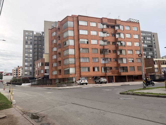 Apartamento de 3 alcobas en venta en Cedritos, Bogotá, 120 m² · foto 13 de 13