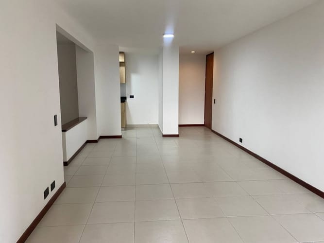 Apartamento de 2 alcobas en arriendo en La Aguacatala, Medellín, 80 m² · foto 2 de 17