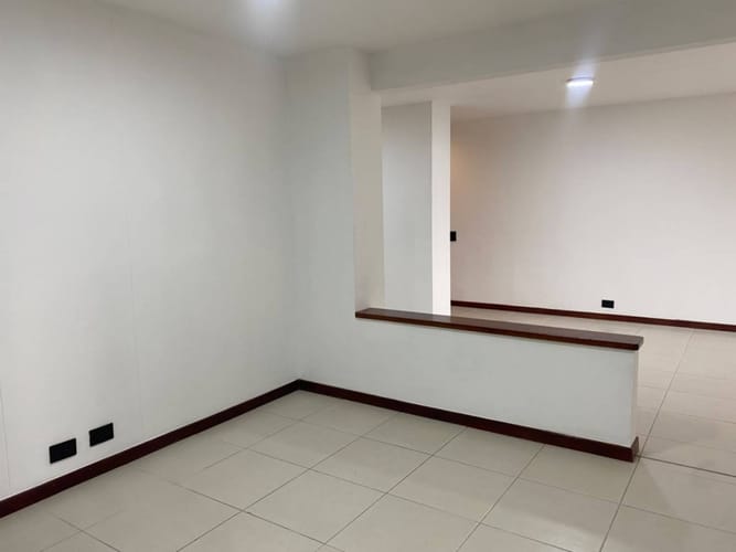 Apartamento de 2 alcobas en arriendo en La Aguacatala, Medellín, 80 m² · foto 3 de 17