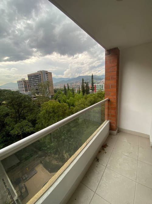 Apartamento de 2 alcobas en arriendo en La Aguacatala, Medellín, 80 m² · foto 5 de 17