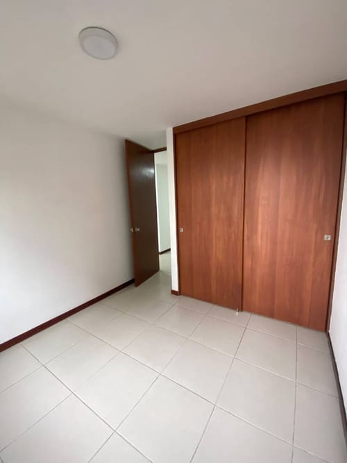 Apartamento de 2 alcobas en arriendo en La Aguacatala, Medellín, 80 m² · foto 7 de 17