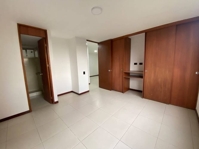 Apartamento de 2 alcobas en arriendo en La Aguacatala, Medellín, 80 m² · foto 10 de 17