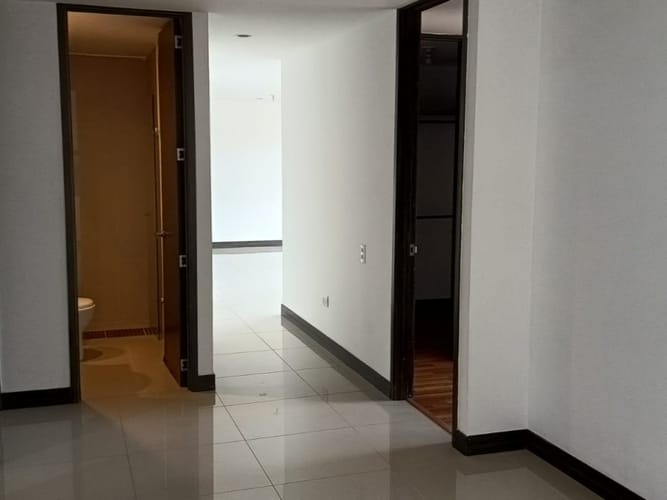 Apartamento de 3 alcobas en arriendo en Bellavista, Cali, 160 m² · foto 12 de 24