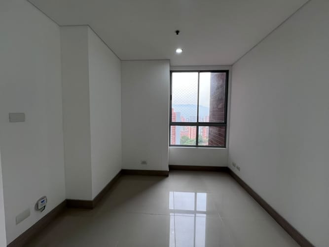 Apartamento de 3 alcobas en arriendo en El Poblado, Medellín, 133 m² · foto 6 de 18
