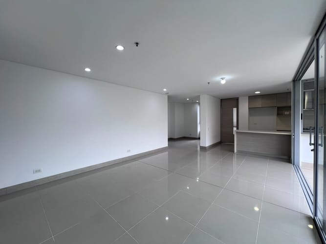 Apartamento de 3 alcobas en arriendo en El Poblado, Medellín, 133 m² · foto 5 de 18