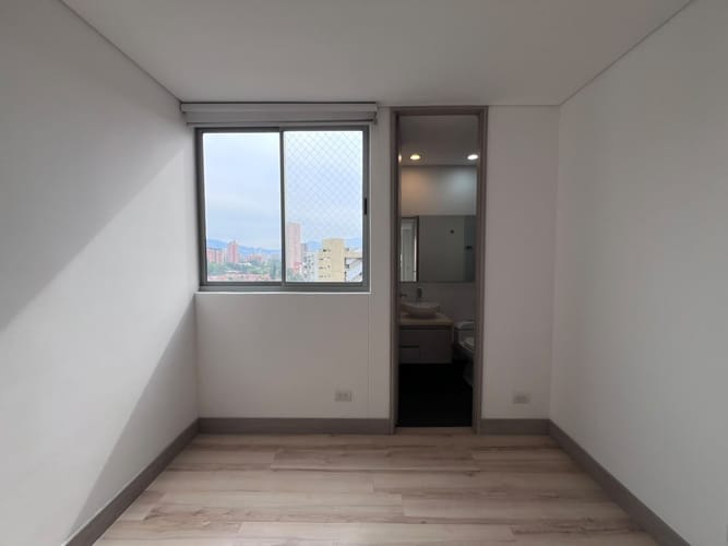 Apartamento de 3 alcobas en arriendo en El Poblado, Medellín, 133 m² · foto 12 de 18