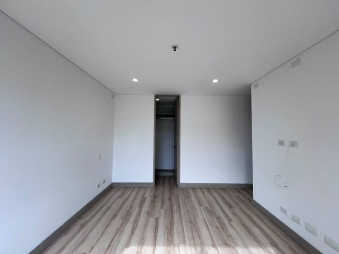 Apartamento de 3 alcobas en arriendo en El Poblado, Medellín, 133 m² · foto 13 de 18