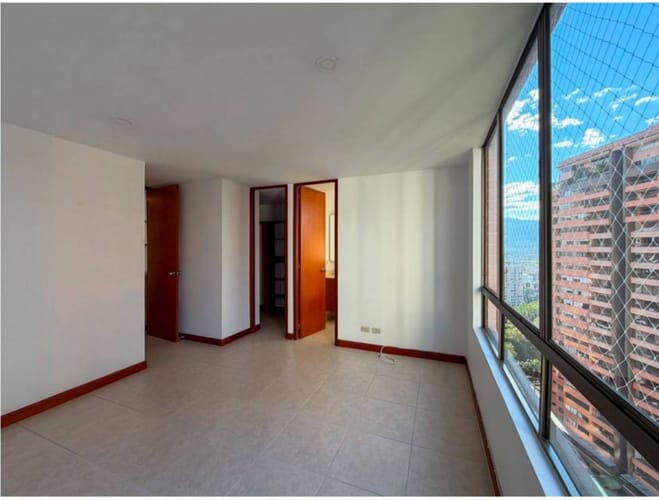 Apartamento de 2 alcobas en arriendo en El Poblado, Medellín, 130 m² · foto 4 de 18