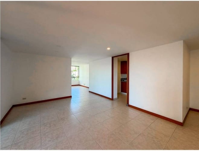 Apartamento de 2 alcobas en arriendo en El Poblado, Medellín, 130 m² · foto 5 de 18