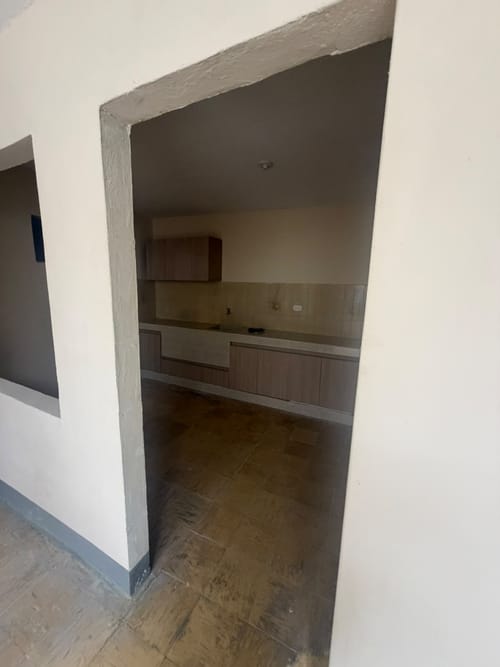 Casa de 2 alcobas en arriendo en El Rincón, Medellín, 82 m² · foto 4 de 10