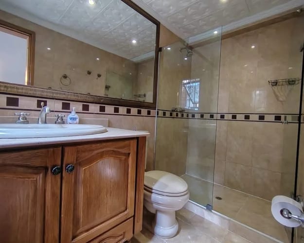 Casa de 3 alcobas en venta en El Poblado, Medellín, 220 m² · foto 13 de 19