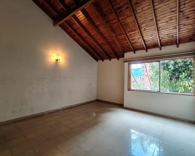 Casa de 3 alcobas en venta en El Poblado, Medellín, 220 m² · foto 8 de 19