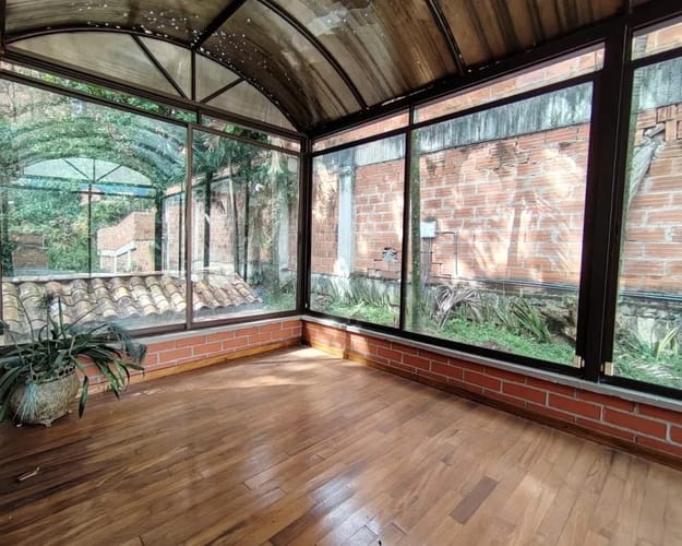 Casa de 3 alcobas en venta en El Poblado, Medellín, 220 m² · foto 18 de 19