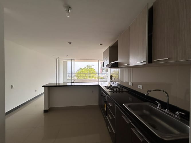 Apartamento de 3 alcobas en arriendo en Bellavista, Cali, 160 m² · foto 3 de 24